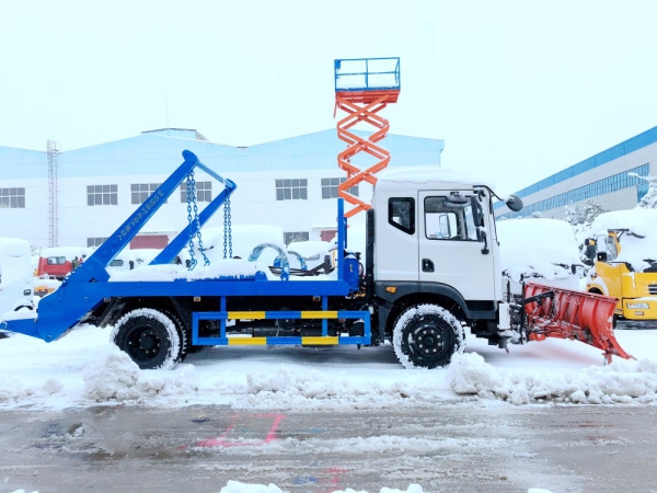 东风T3摆臂垃圾车加装推雪铲